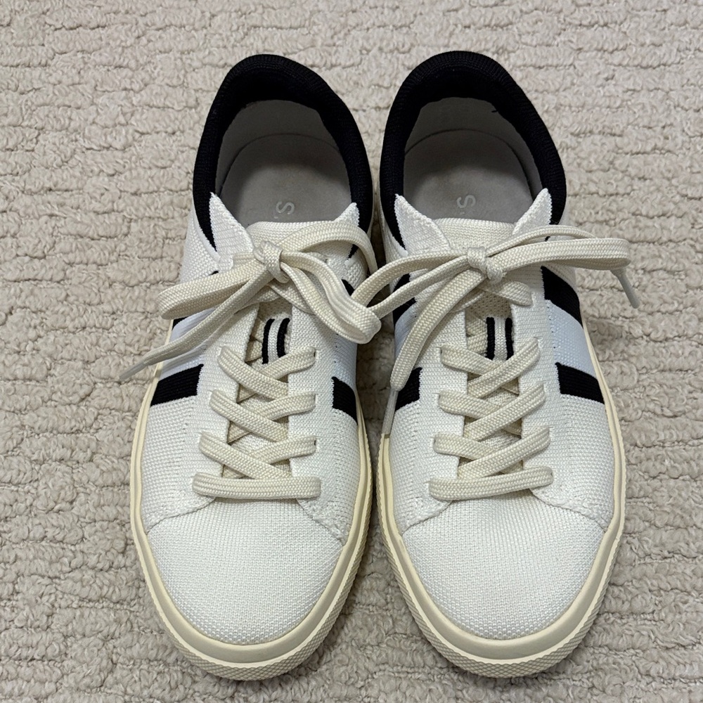 Rothys RS02 Sneaker size 6.5